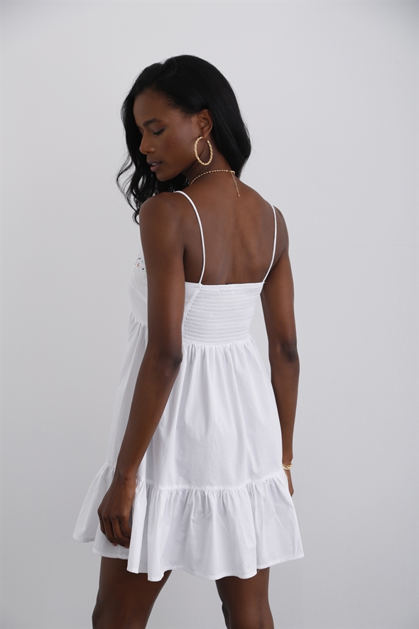 Beyaz Yakası Nakışlı Mini Elbise 3782