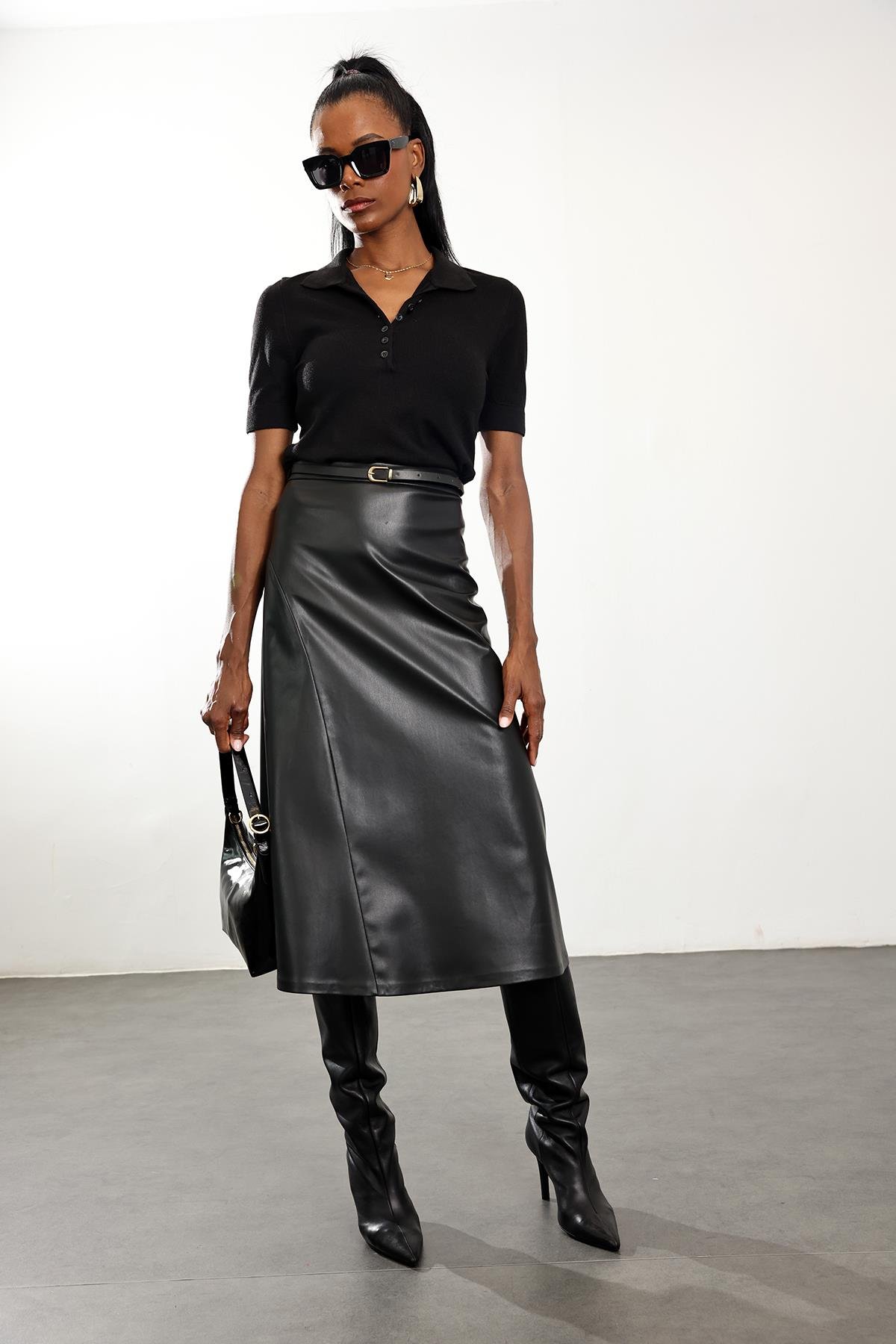 Rus ayolni kolxozda sikishadi. Jinsiy aloqa va sevgi haqida hikoyalar