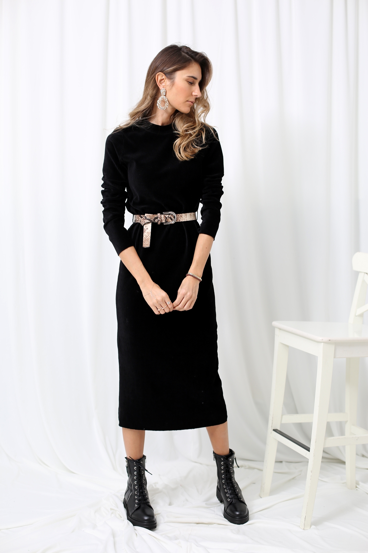 Siyah Kemerli Kadife Elbise | ELBİSE