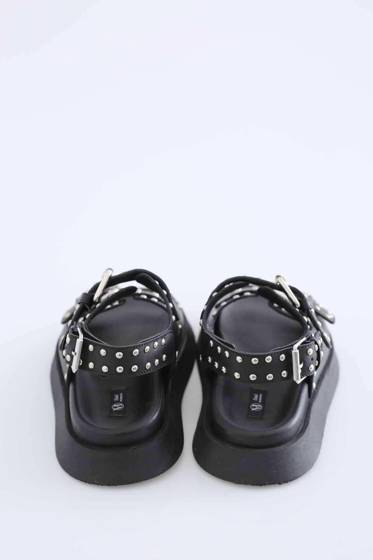 Siyah Troklu Sandalet 23072