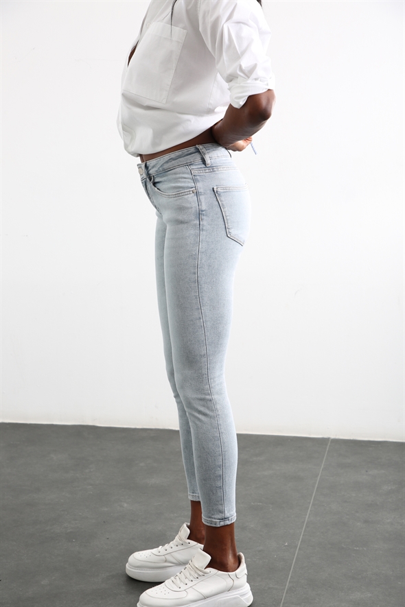 Buz Mavi Yüksek Bel Slim Fit Jean 