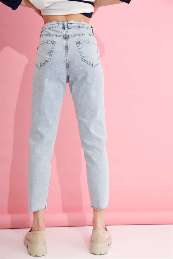 Kar Yıkamalı Yüksek Bel Yırtıklı Mom Fit Jean 