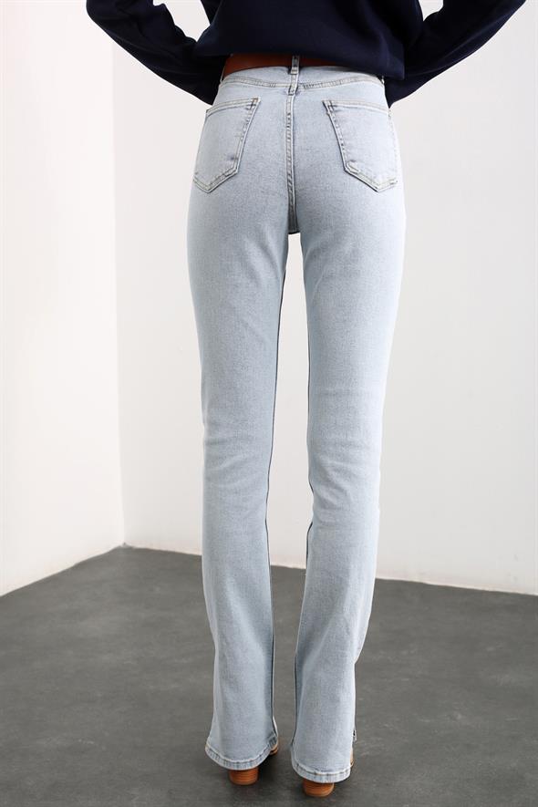 Mavi Ultra Yüksek Bel Paçası Yırtmaçlı Jean 