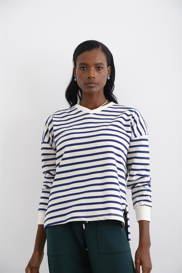 Mavi V Yaka Çizgili Sweatshirt 22054