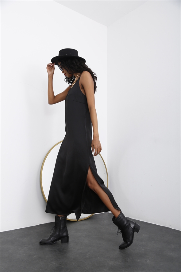 Siyah V Yaka Saten Elbise 3993