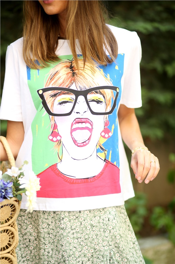 Beyaz Baskılı Bisiklet Yaka Kısa Kol Tshirt 