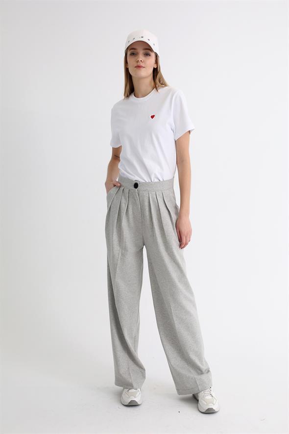 Beyaz Kalp Nakışlı Basic Tshirt 19019
