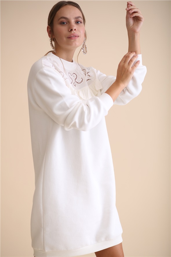 Beyaz Uzun Kol Nakışlı Elbise 2869