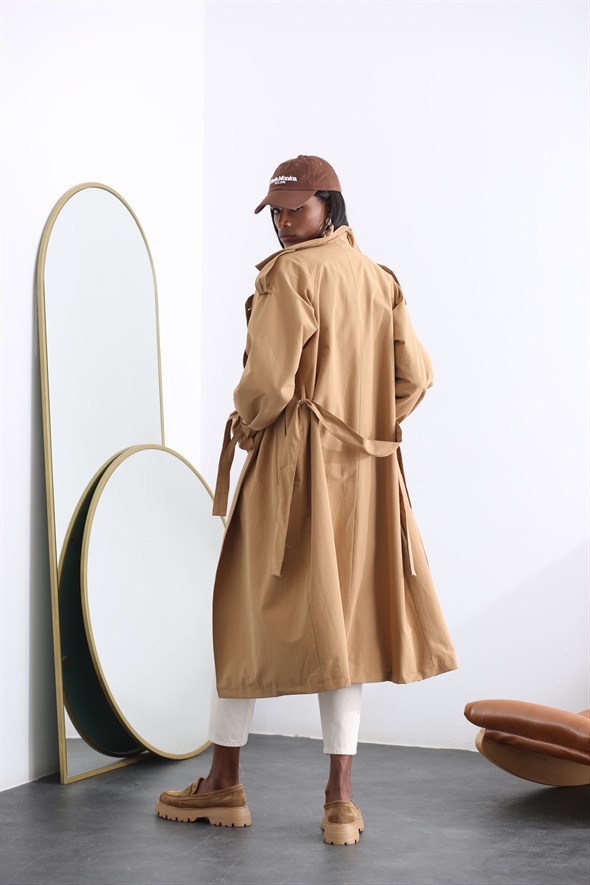 Camel Trenchcoat 