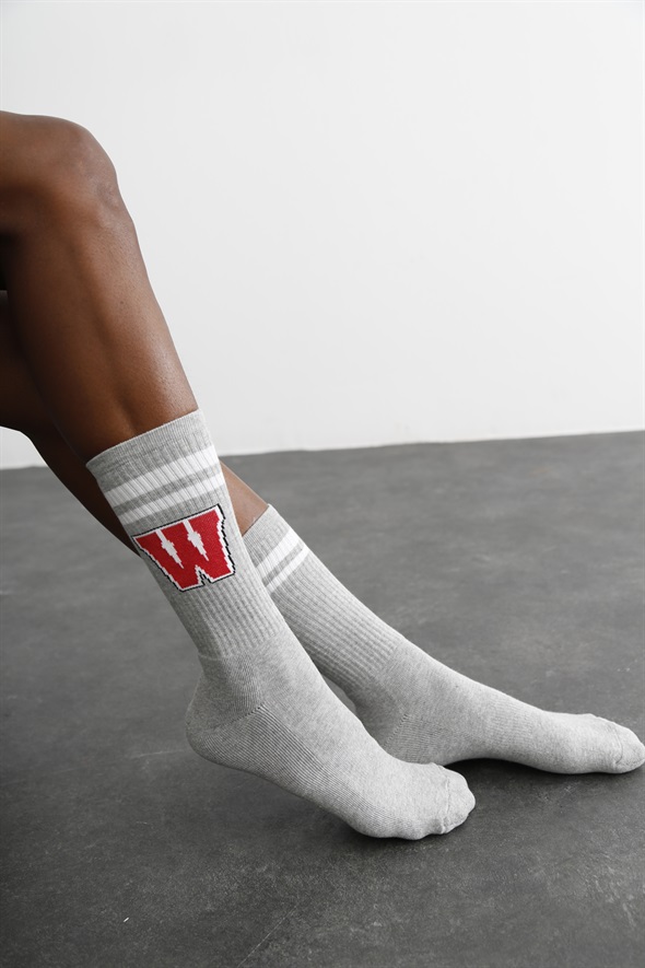 Gri W İşlemeli Çorap 