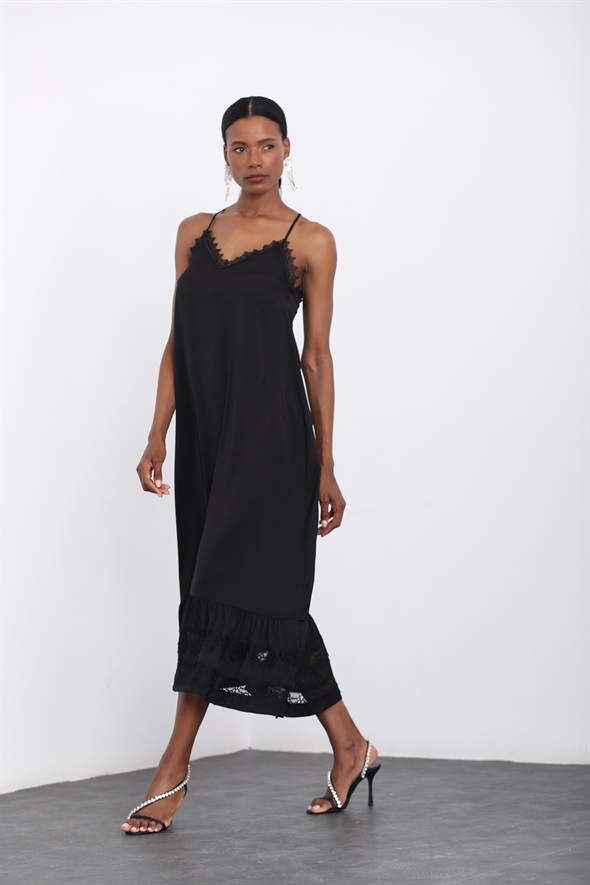 Siyah Güpürlü Midi Elbise 