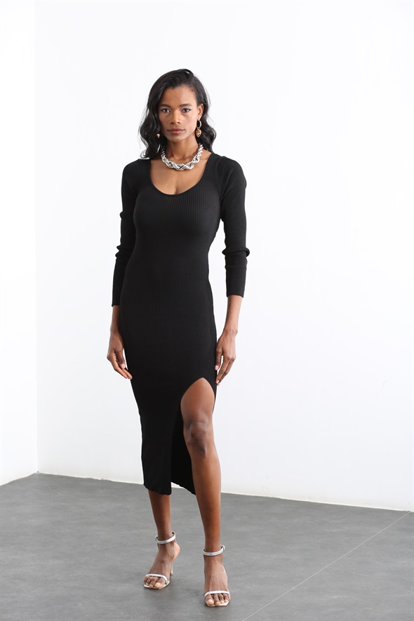 Siyah Sırt Pencere Detaylı Triko Elbise 