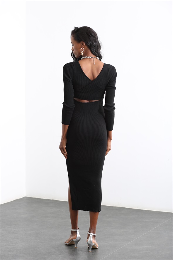 Siyah Sırt Pencere Detaylı Triko Elbise 
