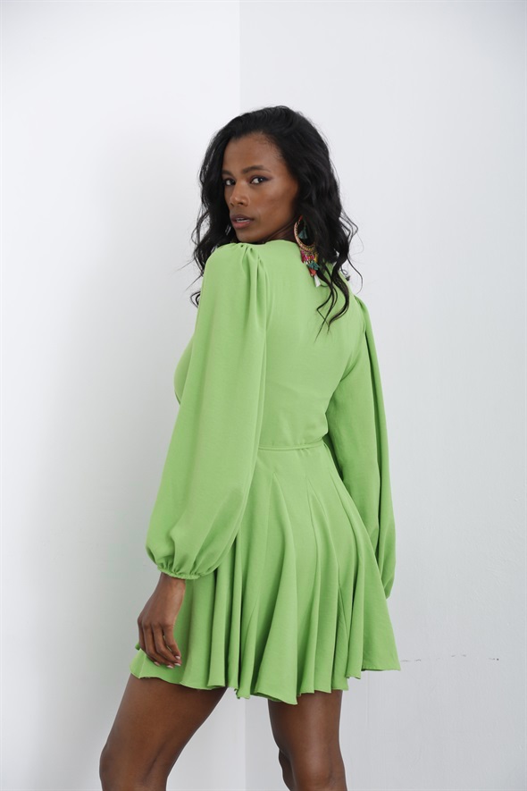 Yeşil Kuşaklı Volanlı Elbise 285135