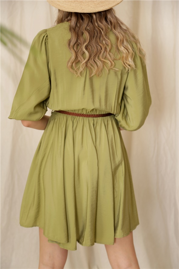 Yeşil Kemer Detaylı Beli Lastikli Elbise 
