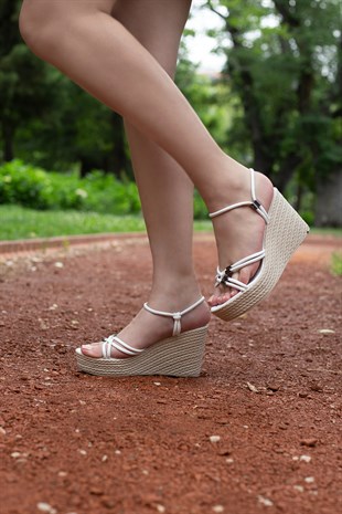Yanni Kadın Günlük Dolgu Topuk Ayakkabı Beyaz
