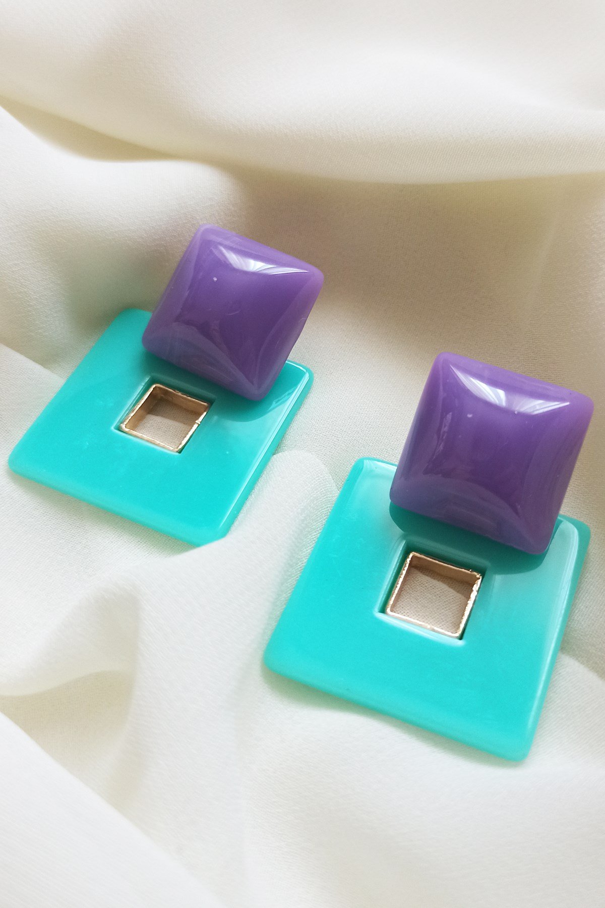 Akrilik Sallantılı Yeşil Mor Küpe