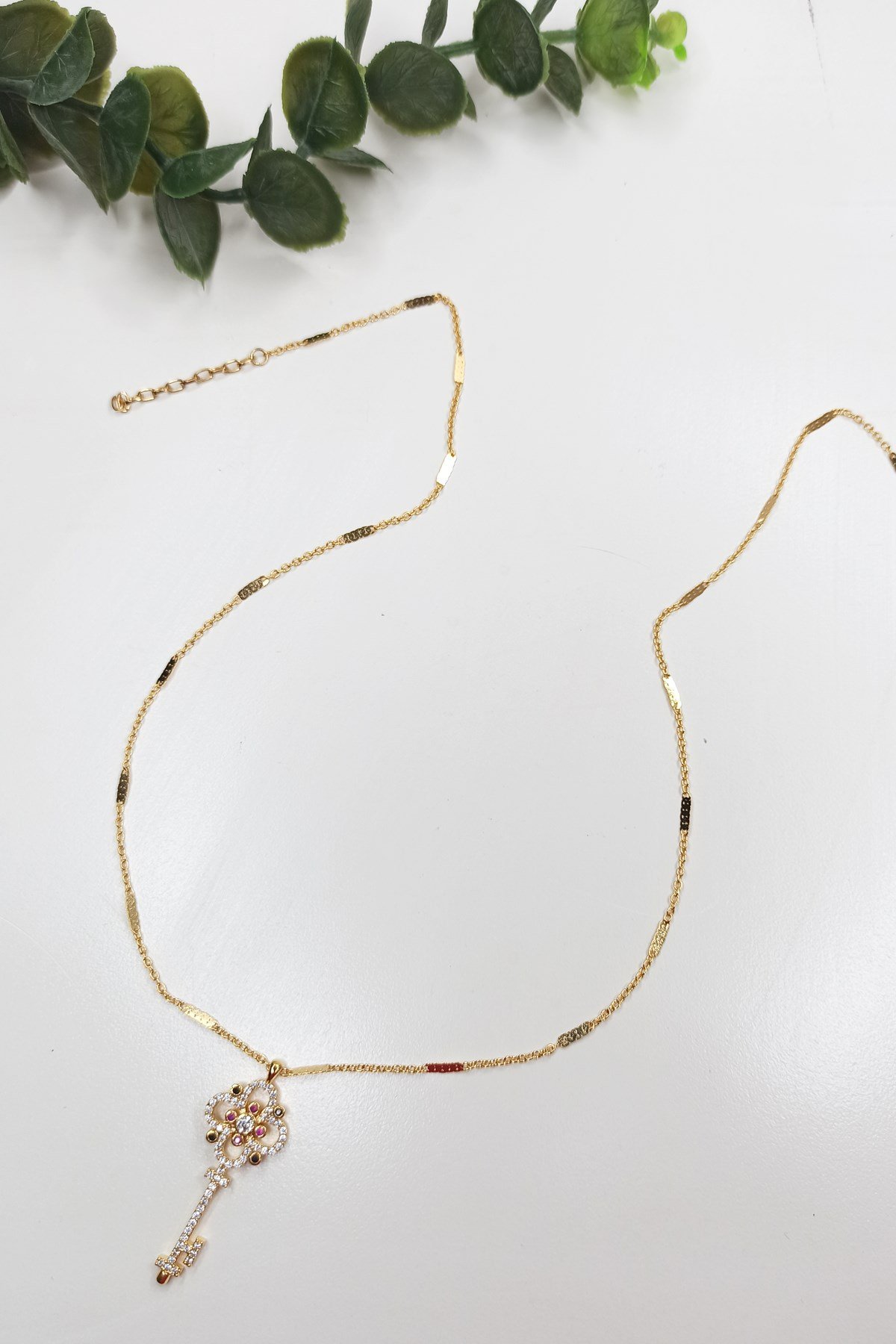 Altın Kaplama Anahtar Detaylı Zincir Kolye