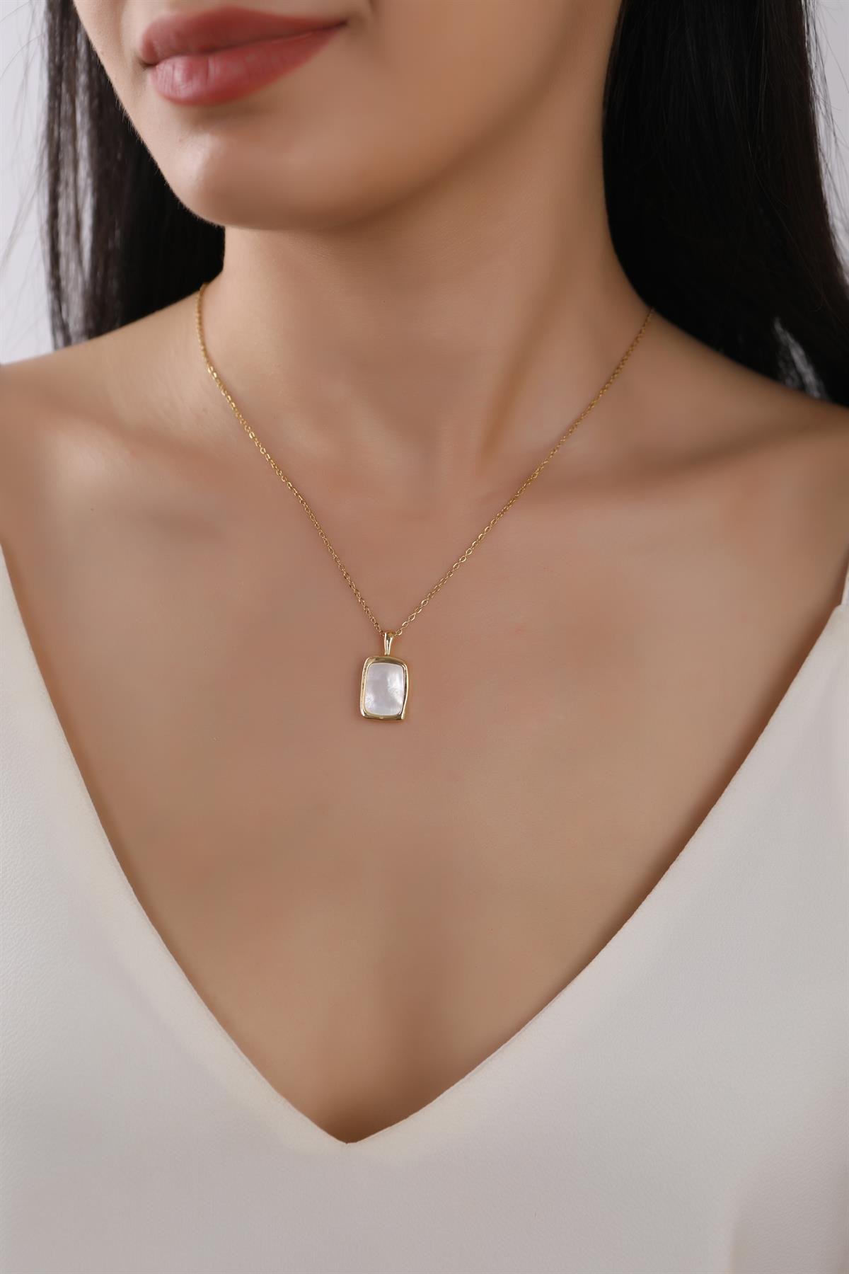 Gold Plated Ecru Plate Pendant Steel Chain Necklace