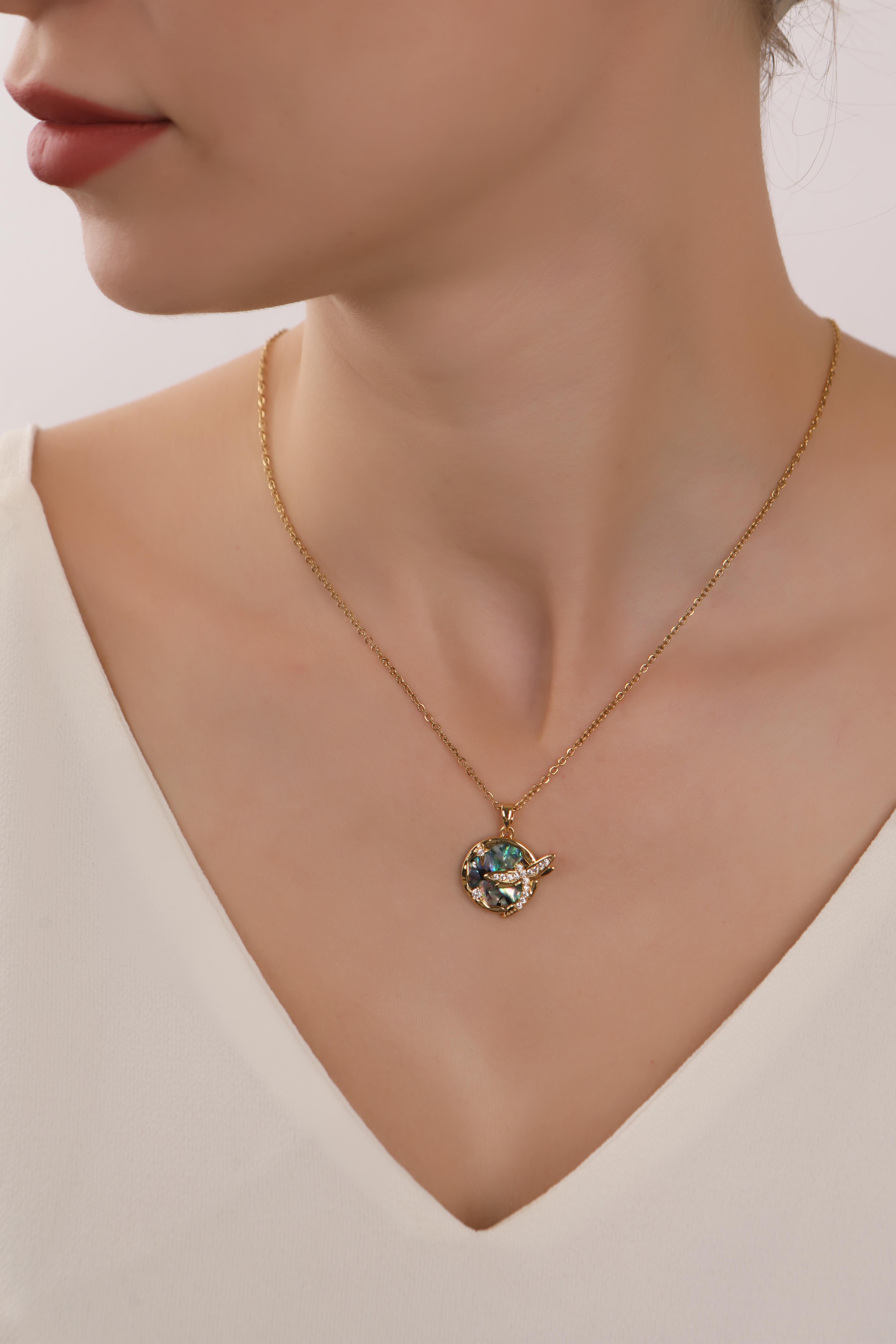 Altın Kaplama Gezegen Plaka Üzeri Kelebek Uçlu Çelik Zincir Kolye