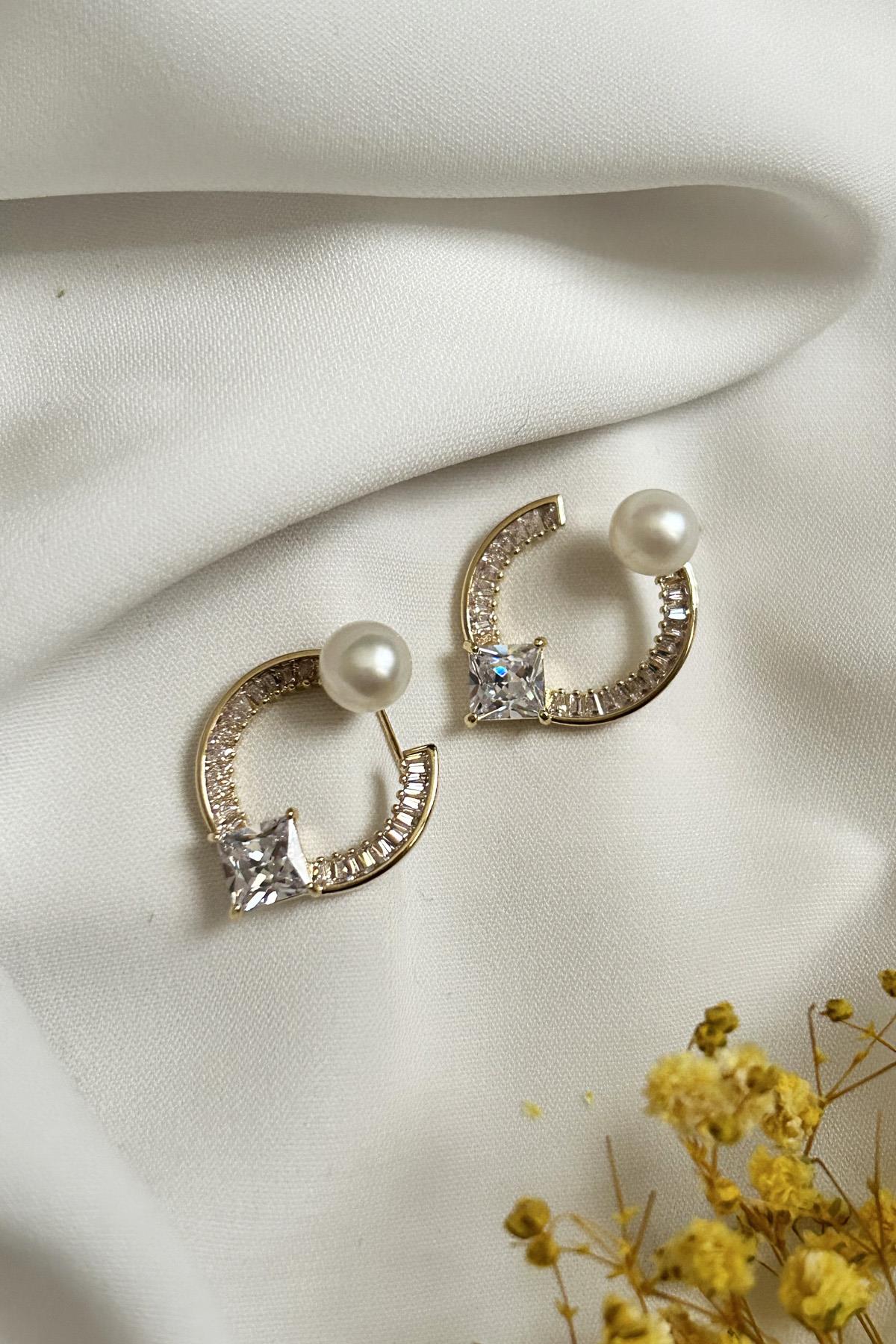 Gold Plated Pearl Detailed Zircon Stone Vip Earrings