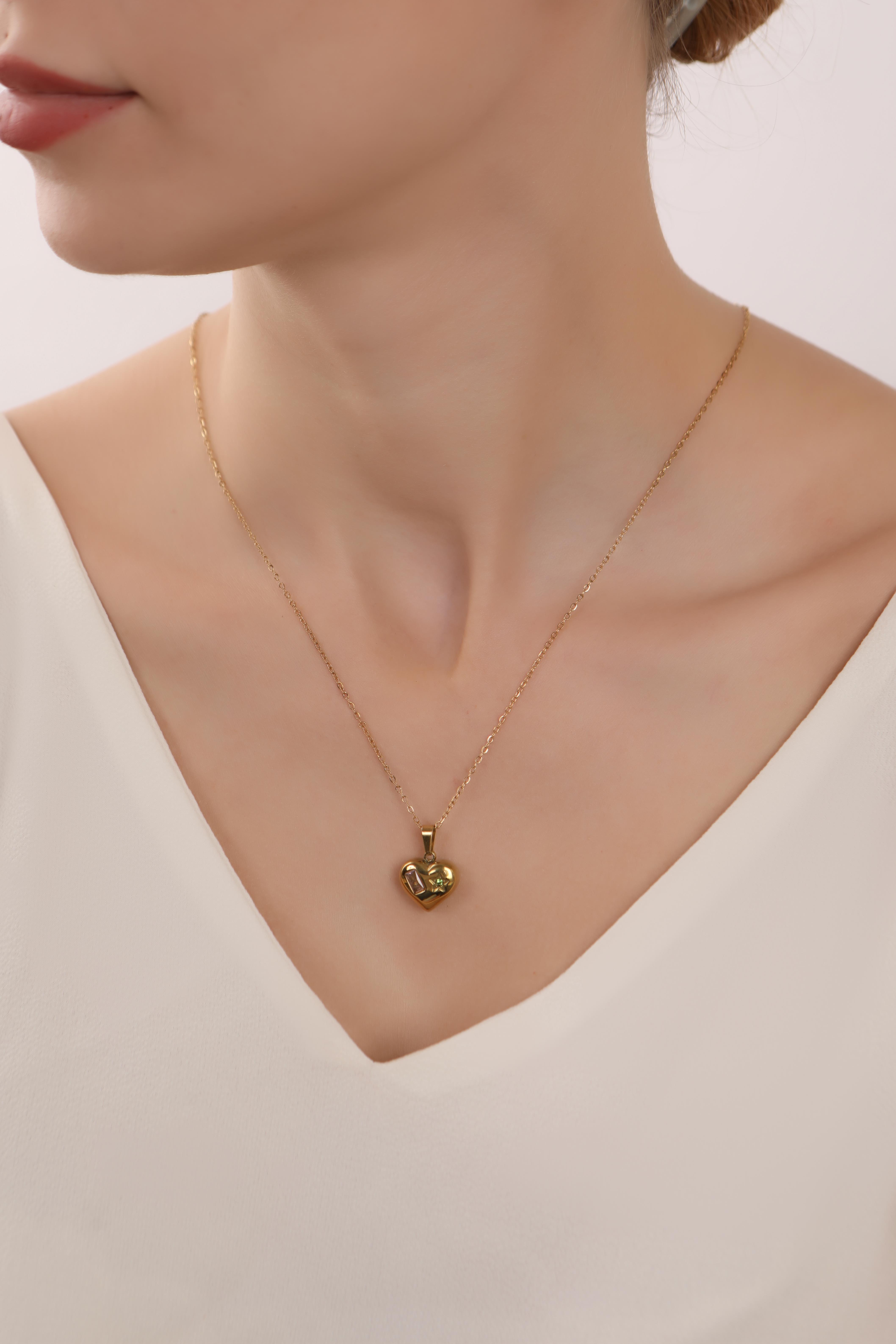 Altın Kaplama Kalp Uçlu Çelik Kolye