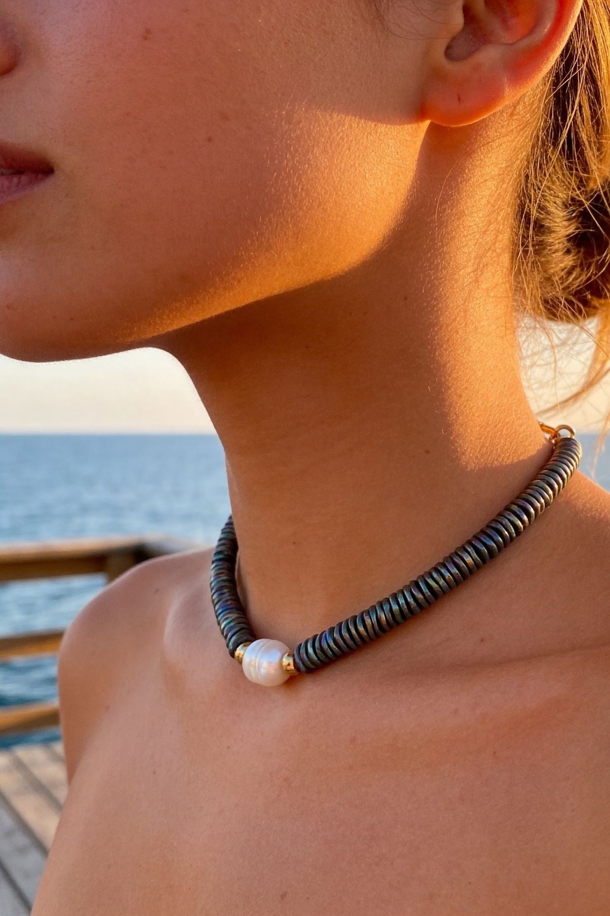 İnci Detaylı Hematit Kolye