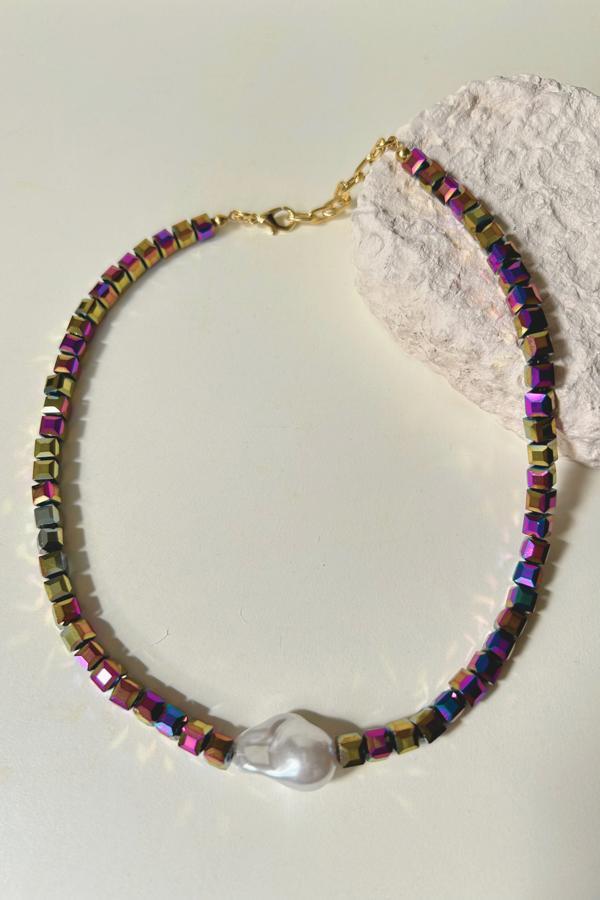 İnci Detaylı Küp Doğaltaş Hematit Kolye