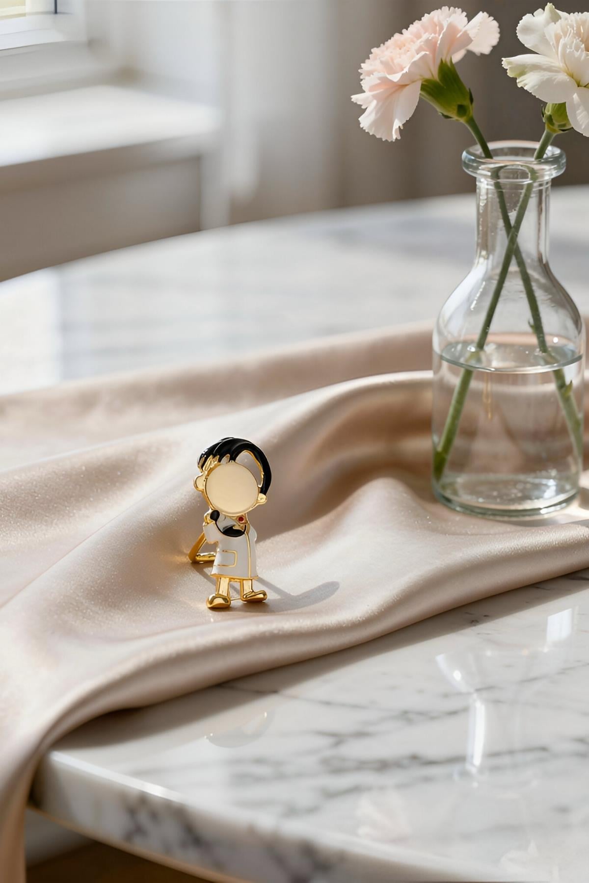 Mineli Doktor Figürlü Broş