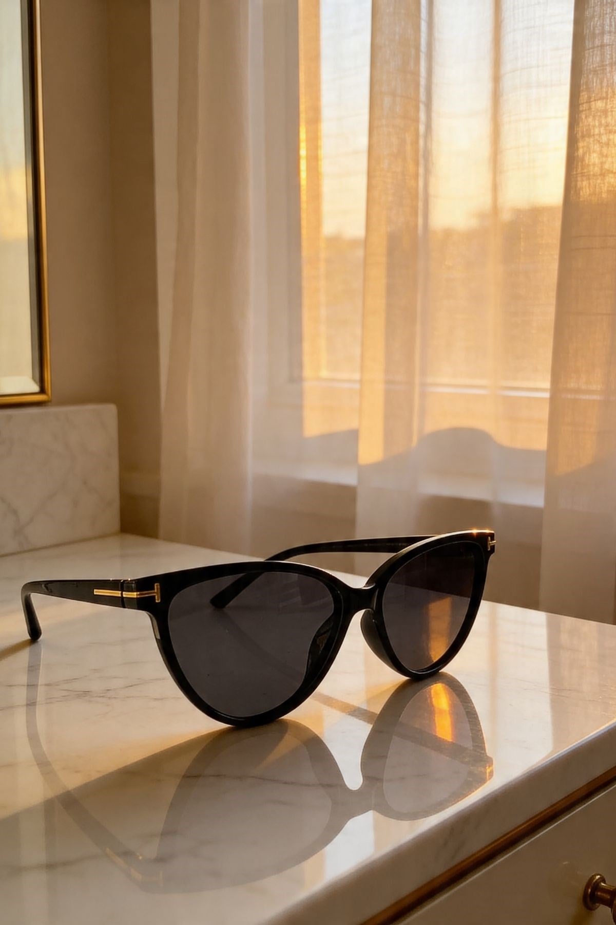 Mossomia T-Gold Detaylı Siyah Cat-Eye Güneş Gözlüğü