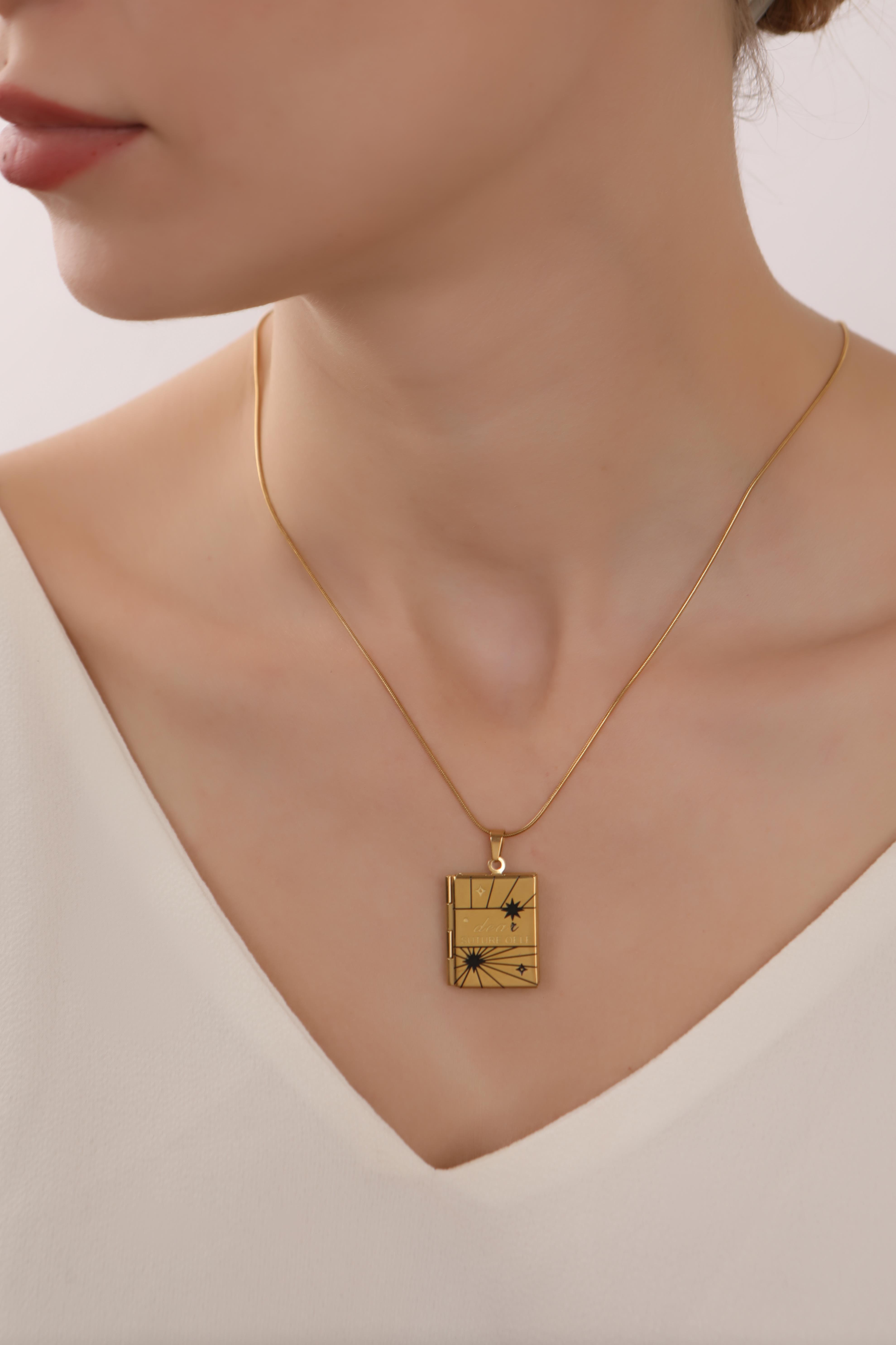 Vip Gold Plated Clamshell Steel Necklace