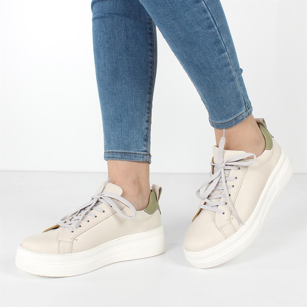 Kadın Bej Bağcıklı Kalın Tabanlı Deri Sneaker