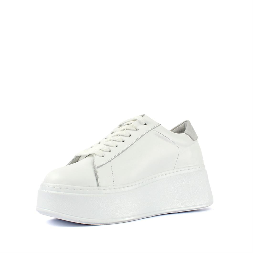 Kadın Beyaz Bağcıklı Kalın Tabanlı Deri Sneaker