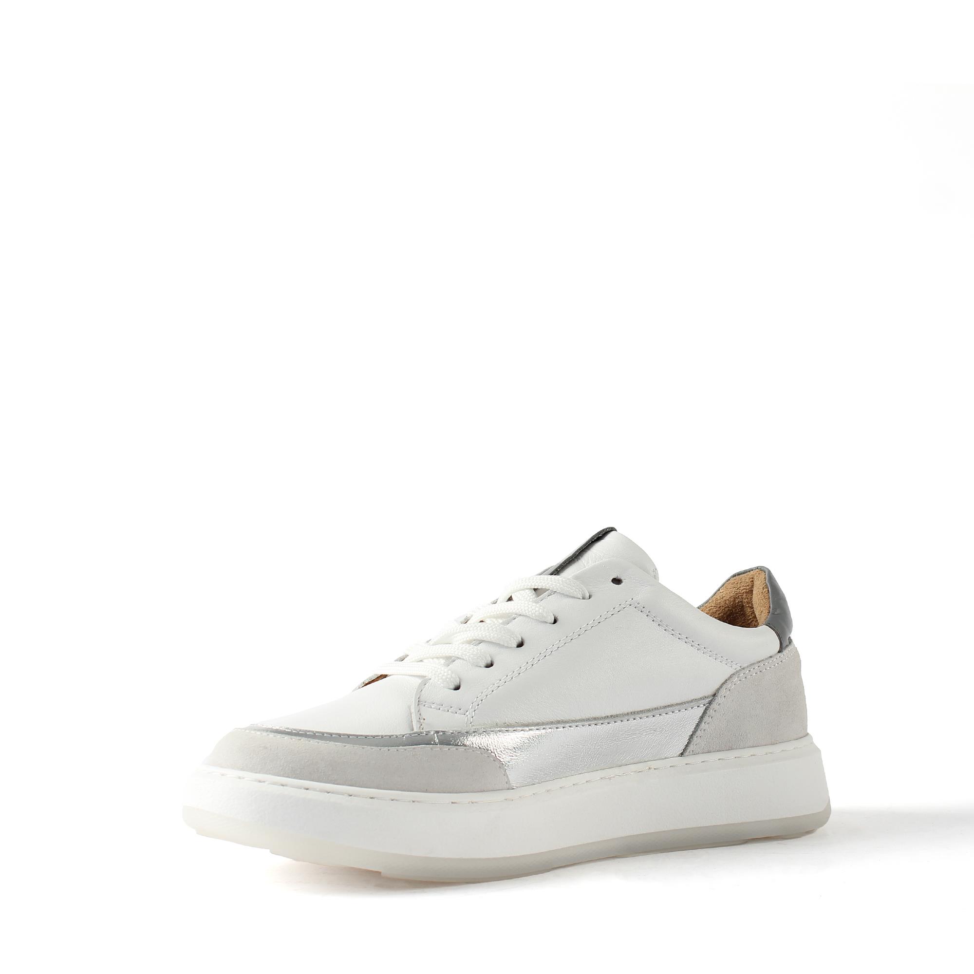 Kadın Beyaz Bağcıklı Kalın Tabanlı Deri Sneaker
