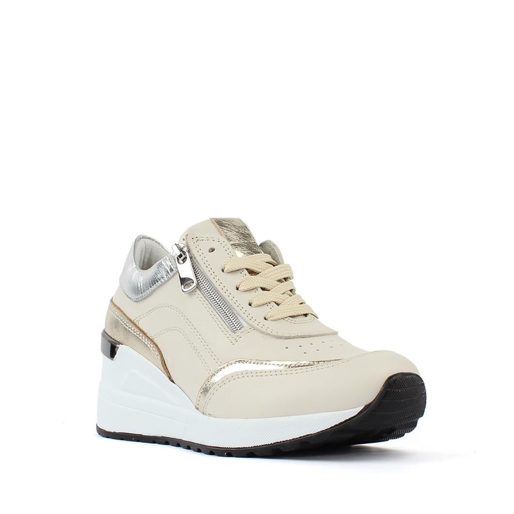 Kadın Bej Bağcıklı Parlak Deri Sneaker