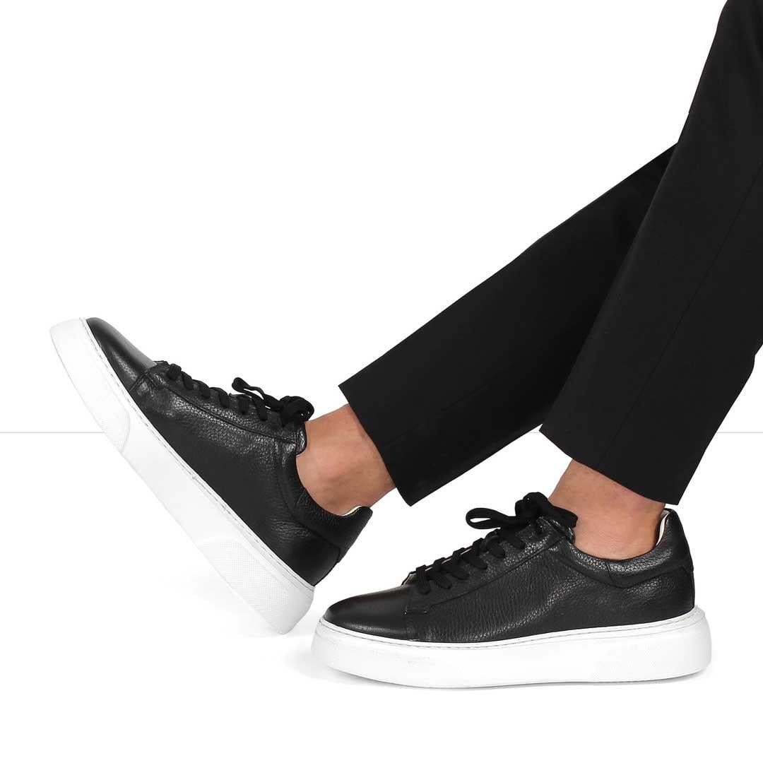Erkek Siyah Bağcıklı Kalın Tabanlı Deri Sneaker