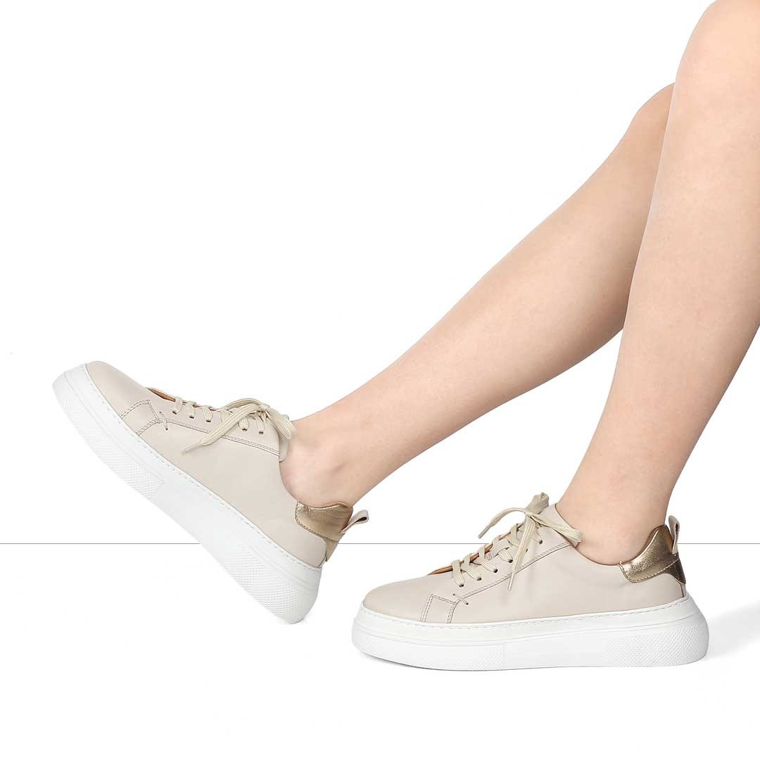 Kadın Bej Bağcıklı Kalın Tabanlı Deri Sneaker