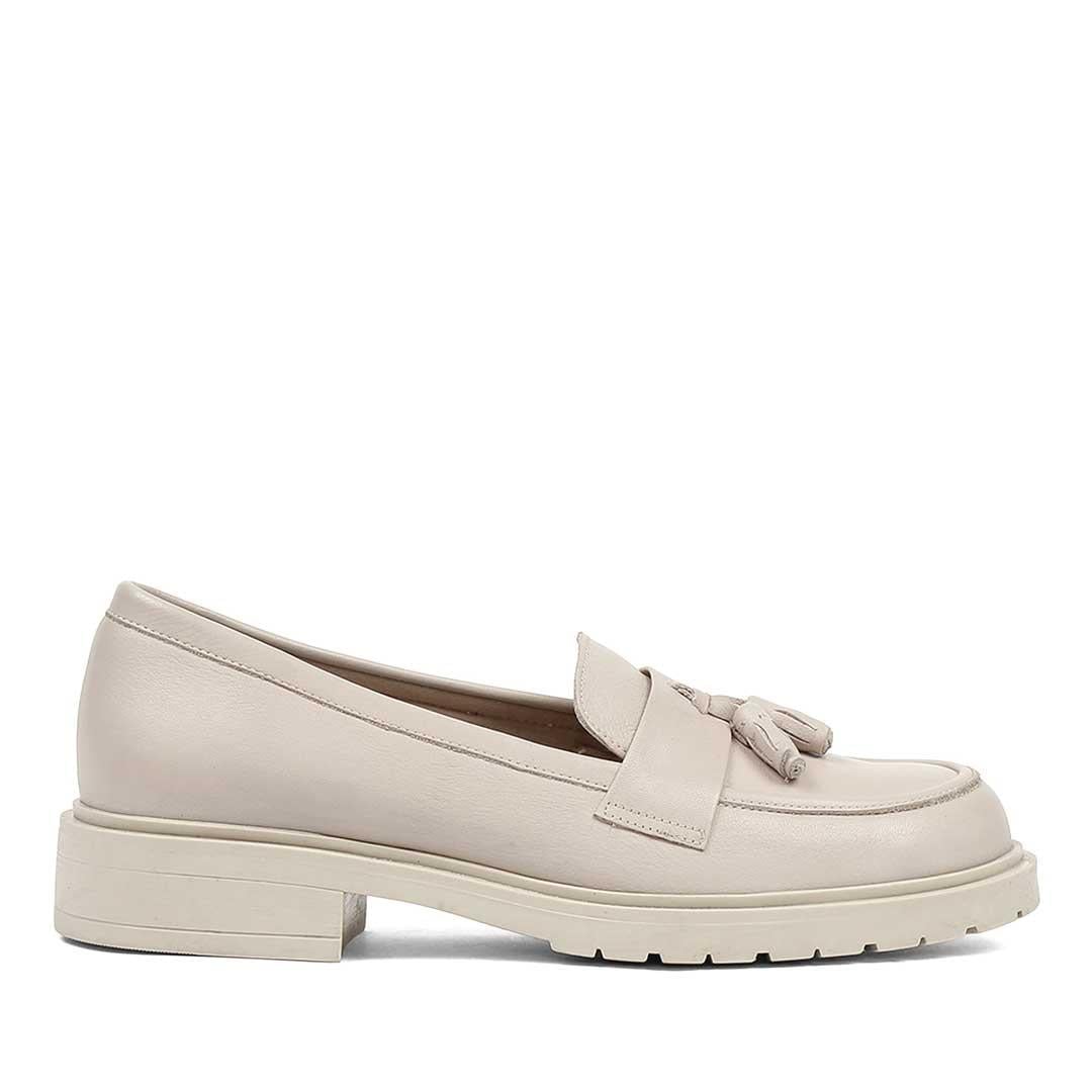 Kadın Bej Püsküllü Deri Loafer
