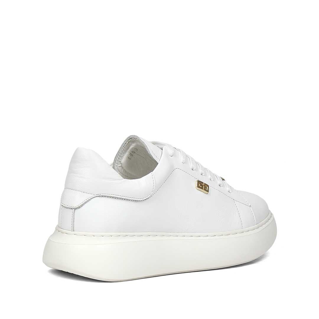 Kadın Beyaz Bağcıklı Kalın Tabanlı Deri Sneaker