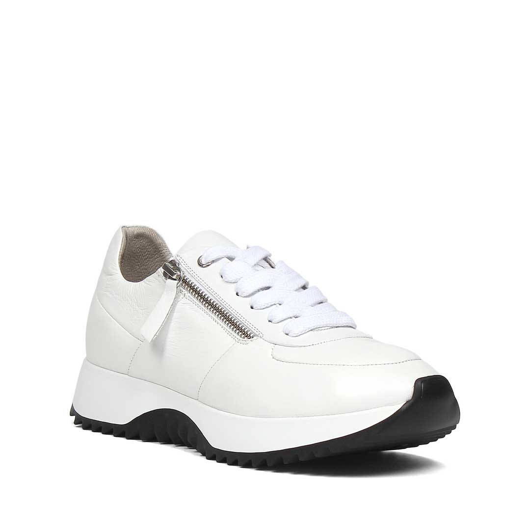 Kadın Beyaz Bağcıklı Kalın Tabanlı Deri Sneaker
