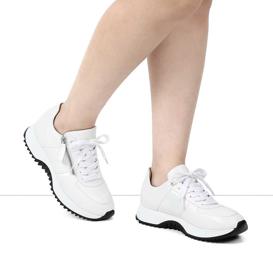 Kadın Beyaz Bağcıklı Kalın Tabanlı Deri Sneaker