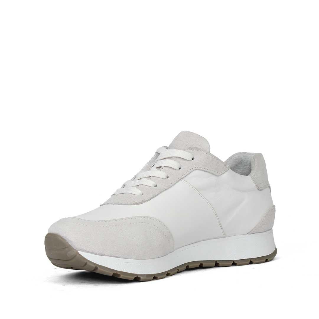 Kadın Beyaz Bağcıklı Kalın Tabanlı Süet Deri Sneaker