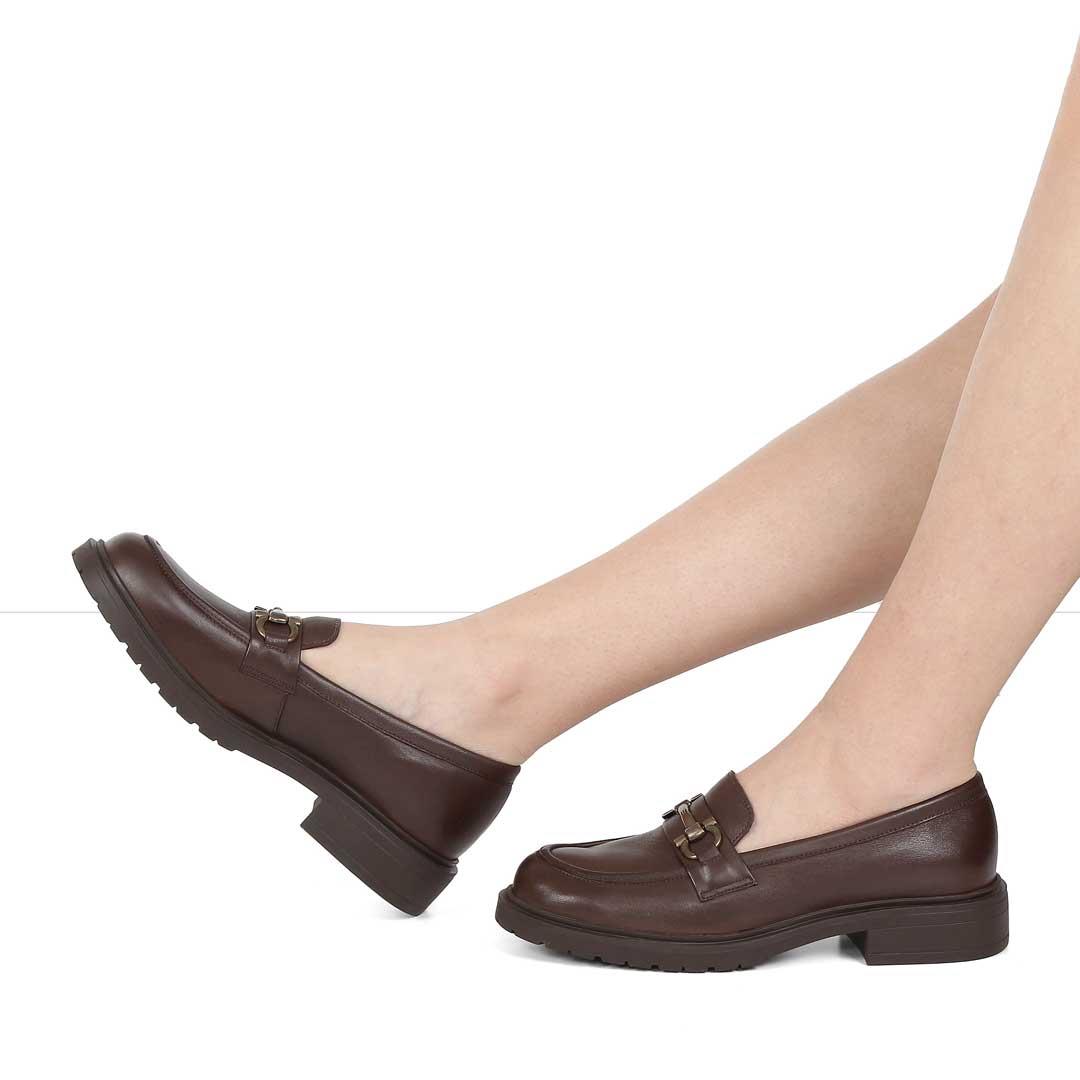Kadın Kahverengi Tokalı Deri Loafer