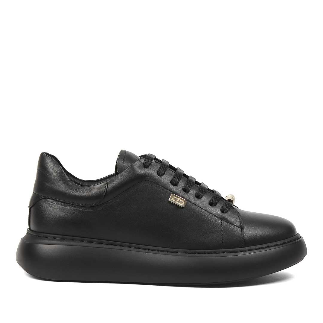 Kadın Siyah Bağcıklı Kalın Tabanlı Deri Sneaker