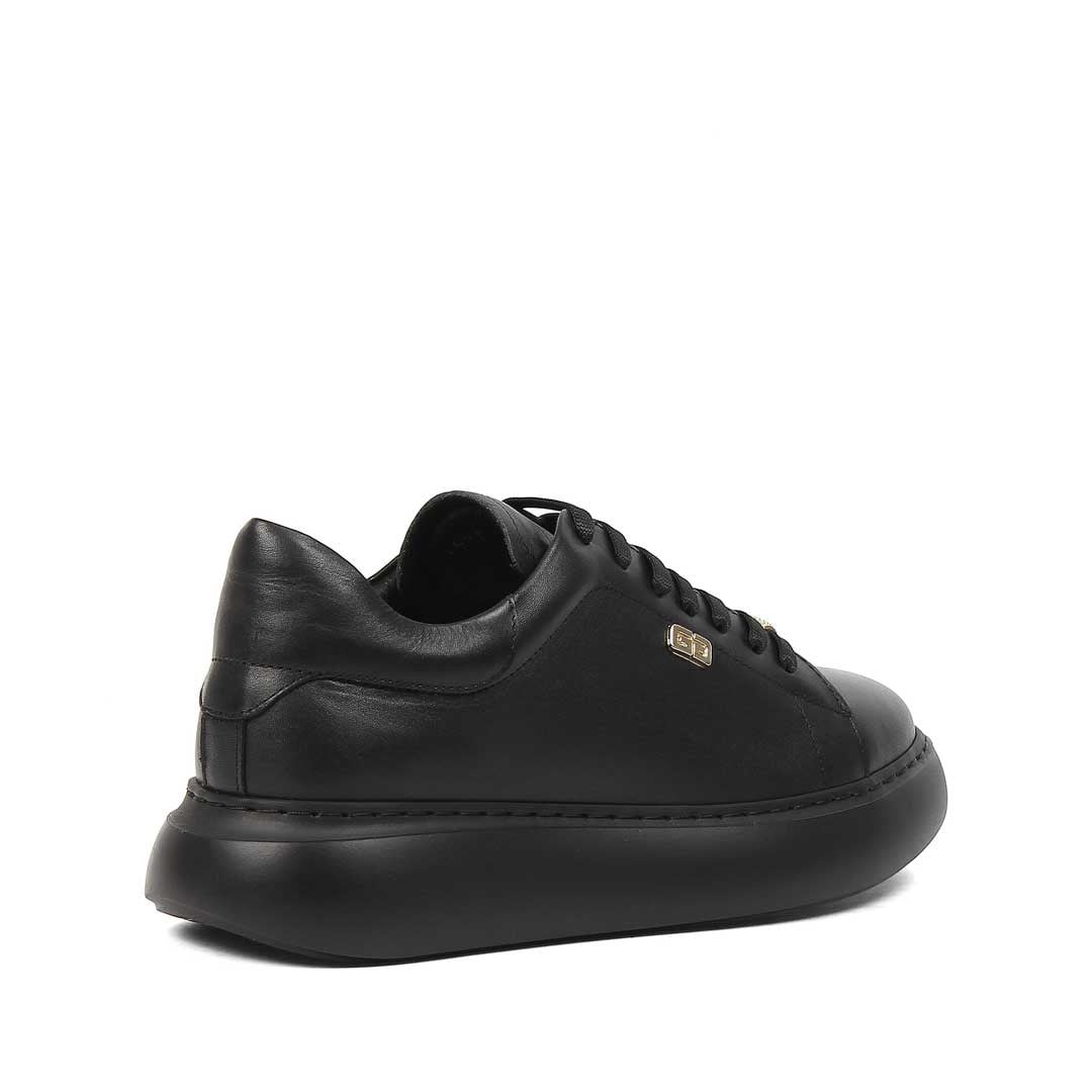 Kadın Siyah Bağcıklı Kalın Tabanlı Deri Sneaker