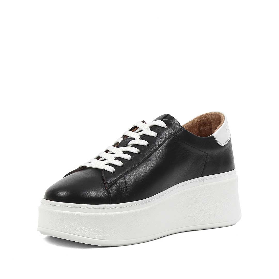 Kadın Siyah Bağcıklı Kalın Tabanlı Deri Sneaker