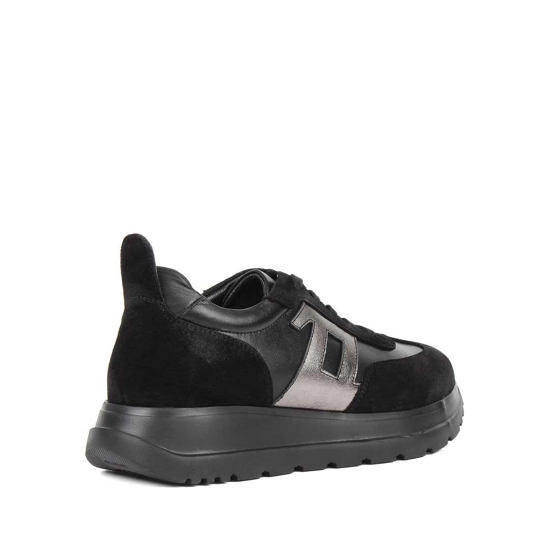 Kadın Siyah Bağcıklı Kalın Tabanlı Süet Deri Sneaker