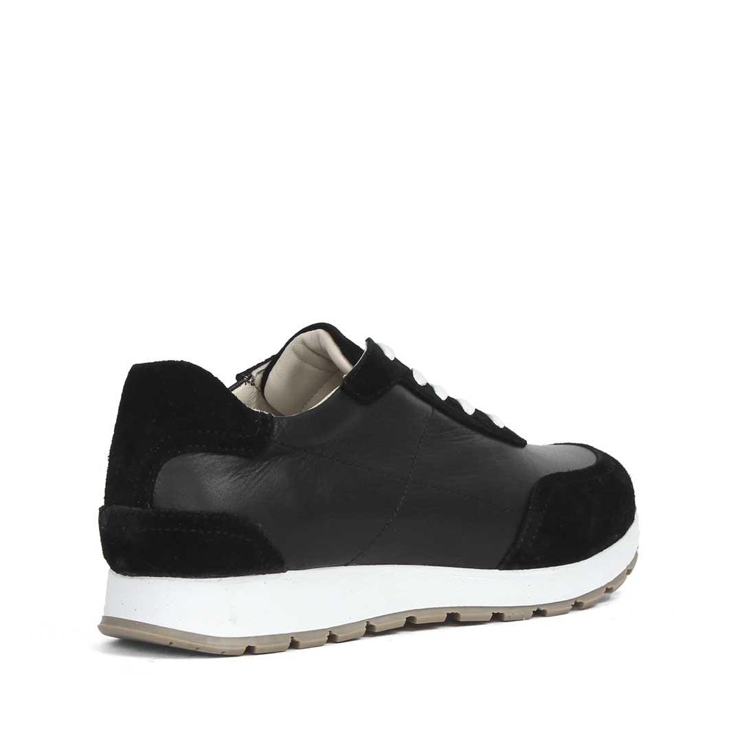 Kadın Siyah Bağcıklı Kalın Tabanlı Süet Deri Sneaker