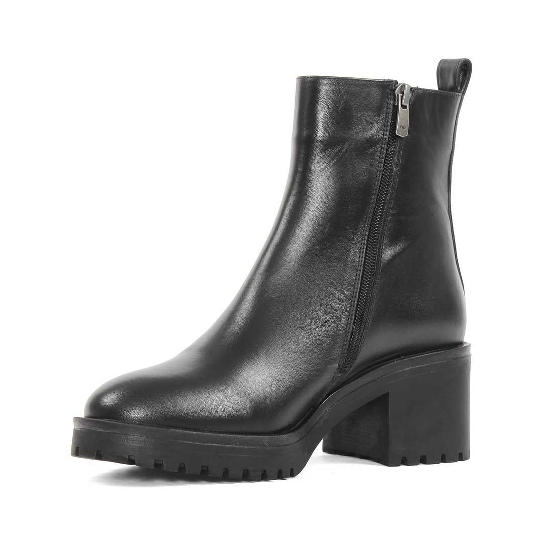 Kadın Siyah Fermuarlı Deri Bot