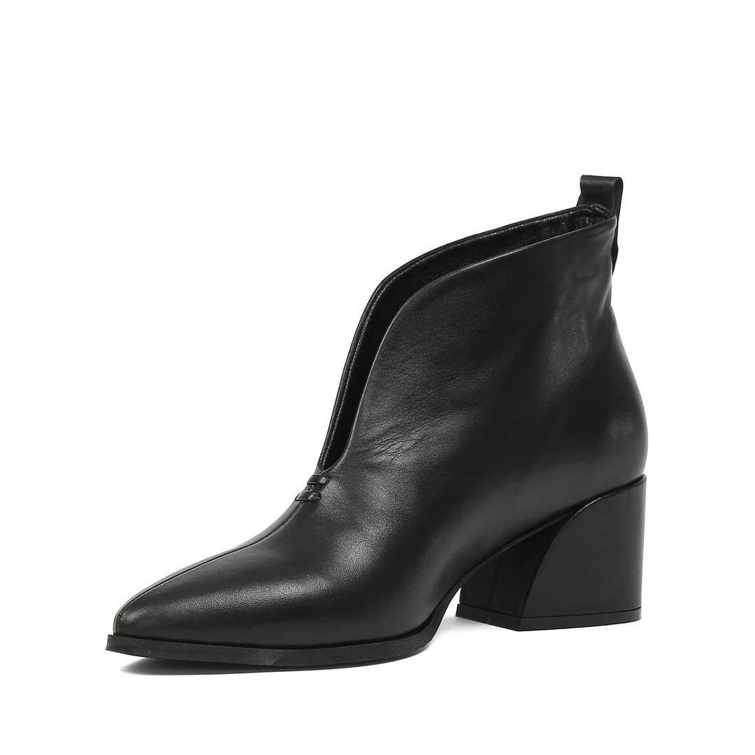 Kadın Siyah Kalın Topuklu Deri Bot
